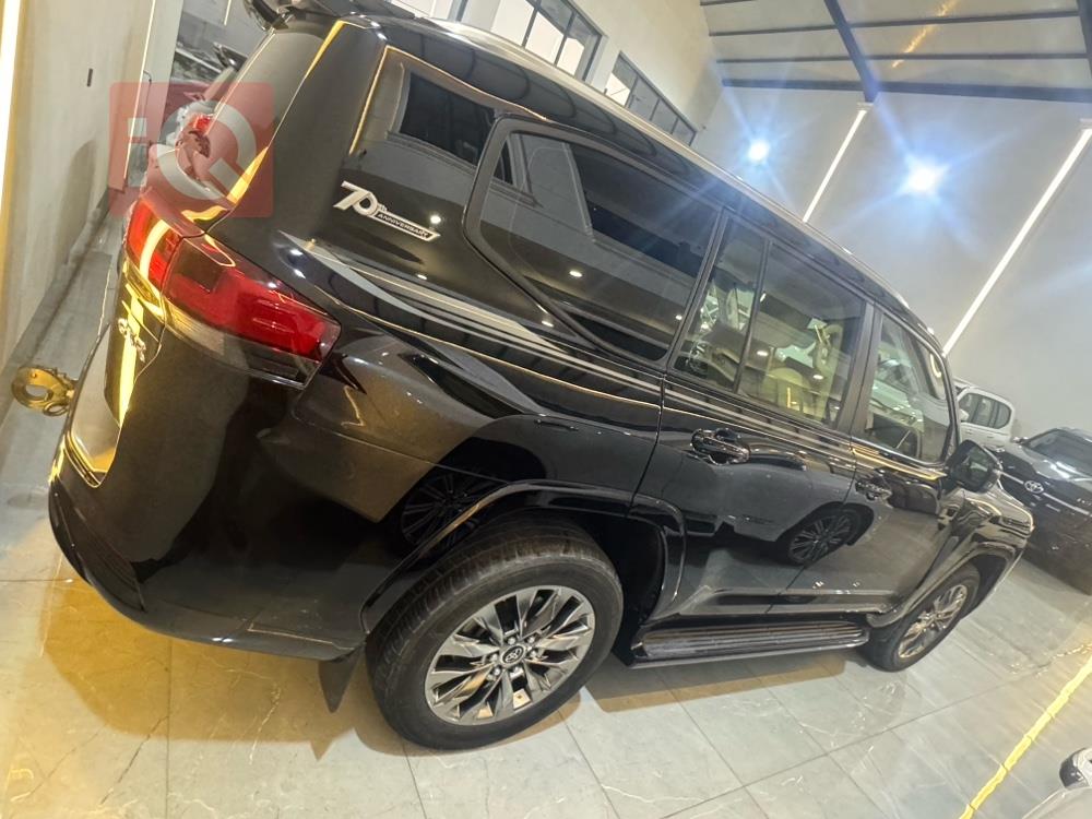 تۆیۆتا لاند کروزەر